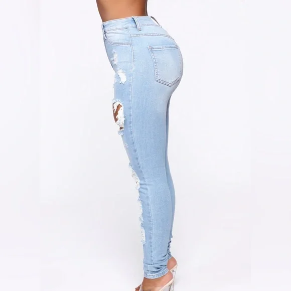 Stylish Light Blue Distressed Women Jeans - Picture 3 of 5